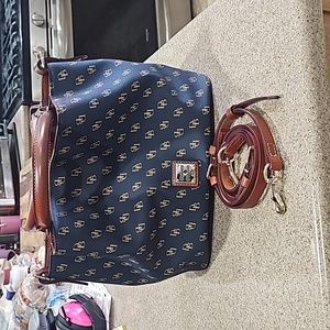 EUC Dooney & Bourke Small Gretta Barlow- Navy